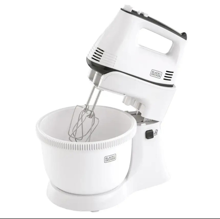 همزن برقی کاسه دار Black & Decker مدل M700